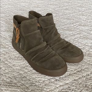 Women’s Sperry Crest Lug Zone Suede booties